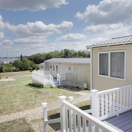 Mercury Yacht Harbour And Holiday Park Lower Swanwick 외부 사진