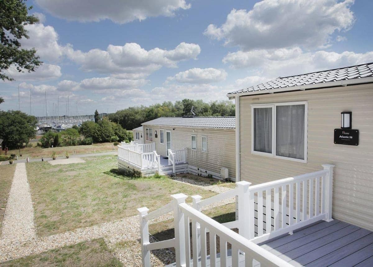 Mercury Yacht Harbour And Holiday Park Lower Swanwick 외부 사진