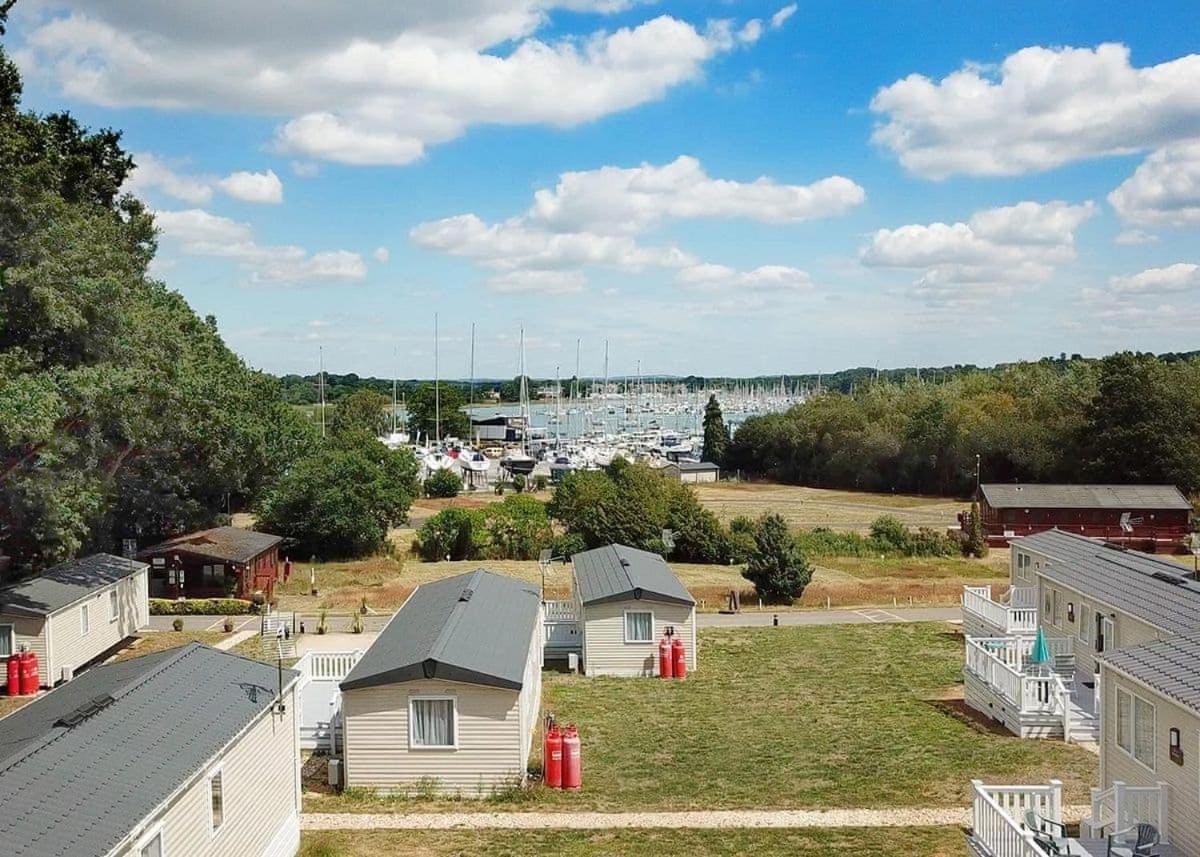 Mercury Yacht Harbour And Holiday Park Lower Swanwick 외부 사진