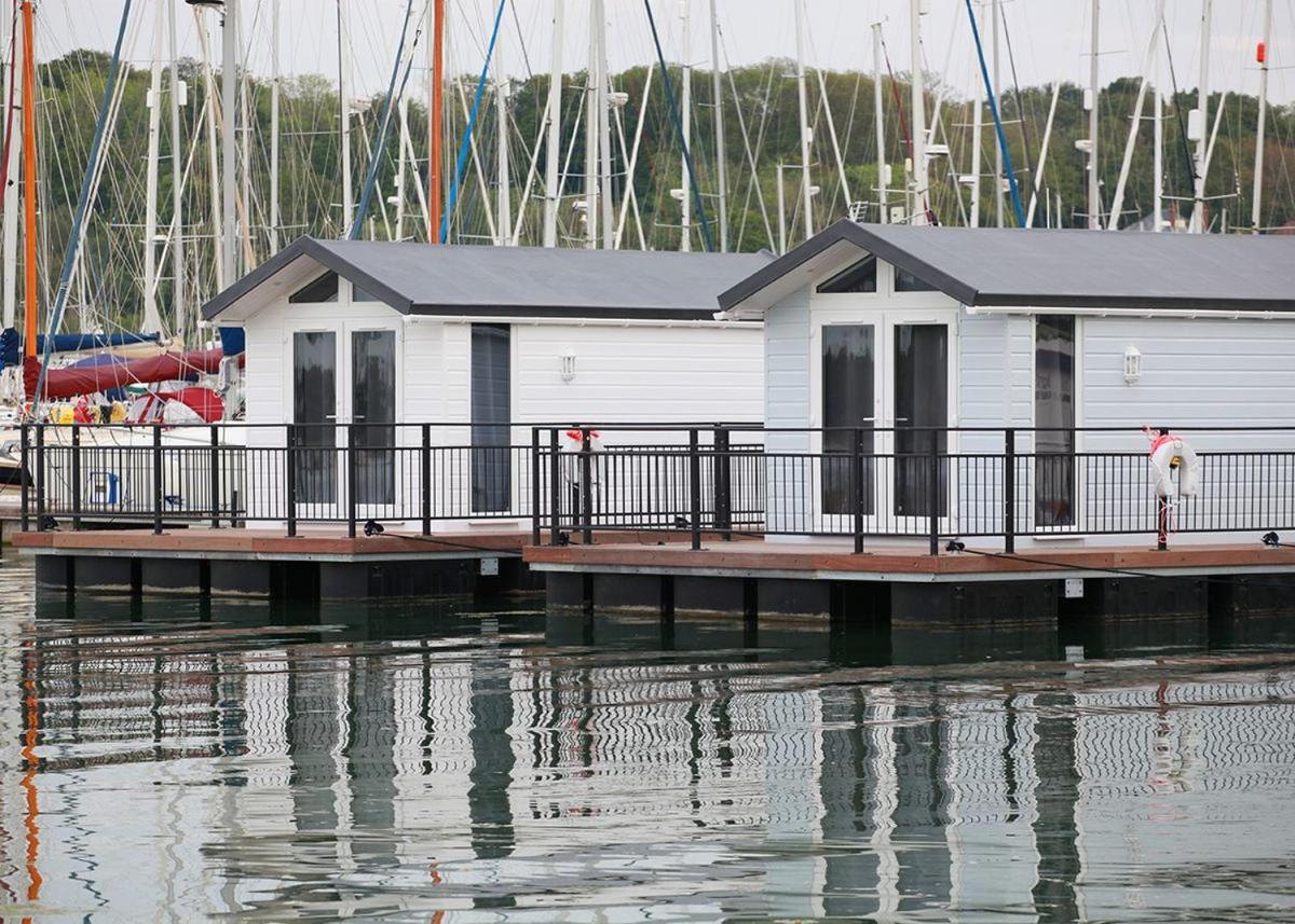 Mercury Yacht Harbour And Holiday Park Lower Swanwick 외부 사진